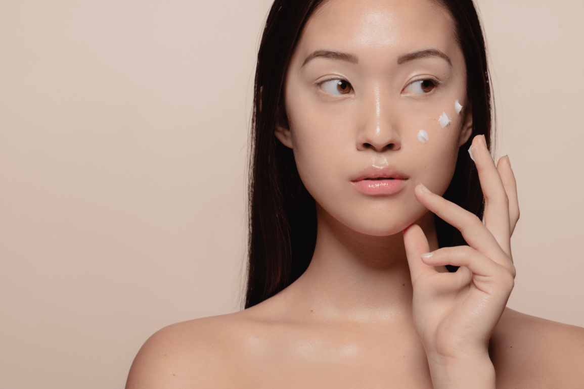 woman using best korean moisturizer for dry skin